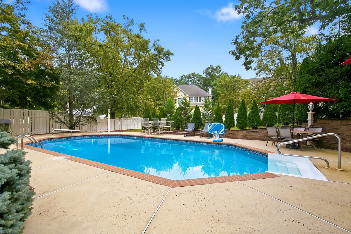 28 Violet Circle Howell NJ 07731