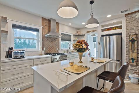 25 Shrewsbury Avenue Highlands NJ 07732
