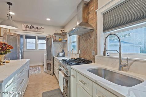 25 Shrewsbury Avenue Highlands NJ 07732