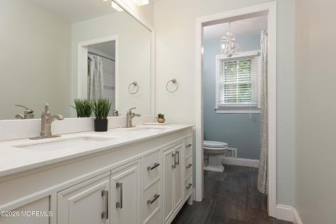 15 Hancock Lane Middletown NJ 07748