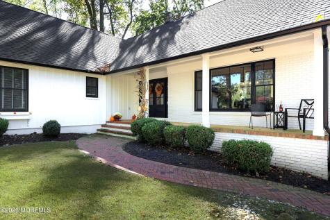 15 Hancock Lane Middletown NJ 07748