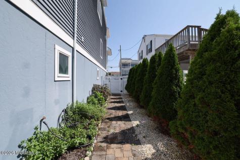 214 Iroquois Avenue Beach Haven NJ 08008