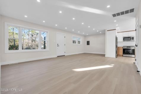 9 14th Street Folsom NJ 08037