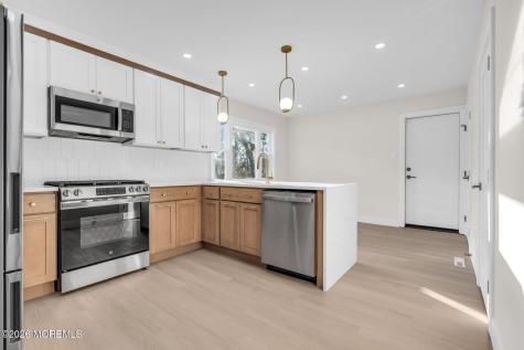 9 14th Street Folsom NJ 08037