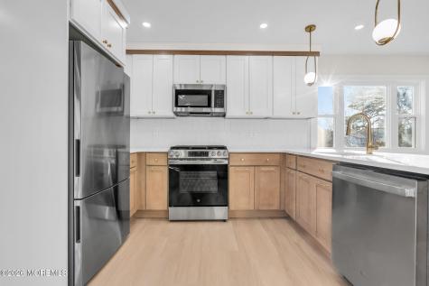 9 14th Street Folsom NJ 08037