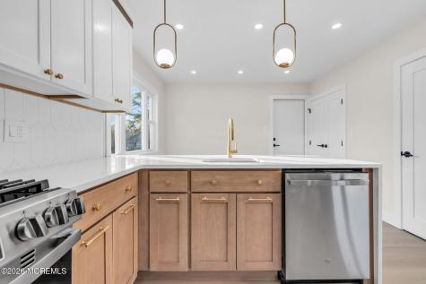 9 14th Street Folsom NJ 08037