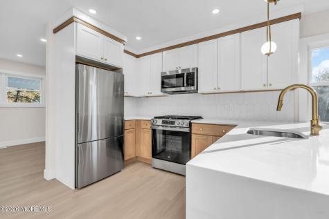 9 14th Street Folsom NJ 08037