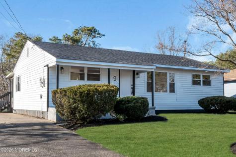 9 14th Street Folsom NJ 08037
