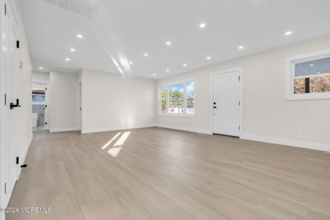 9 14th Street Folsom NJ 08037
