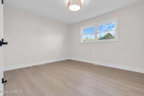 9 14th Street Folsom NJ 08037