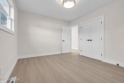 9 14th Street Folsom NJ 08037