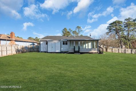 9 14th Street Folsom NJ 08037