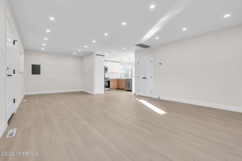 9 14th Street Folsom NJ 08037