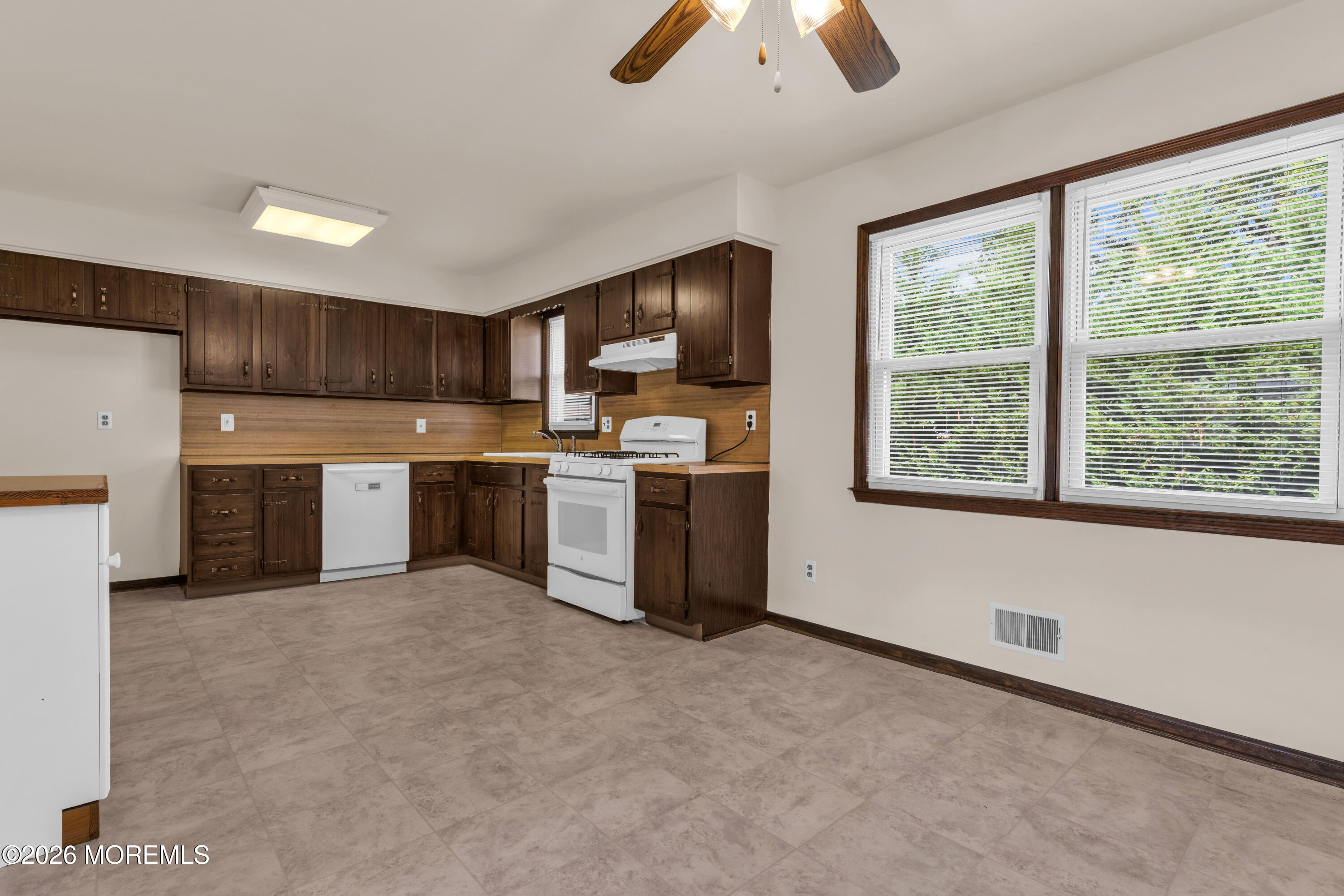 1118 Longboat Avenue Beachwood NJ 08722