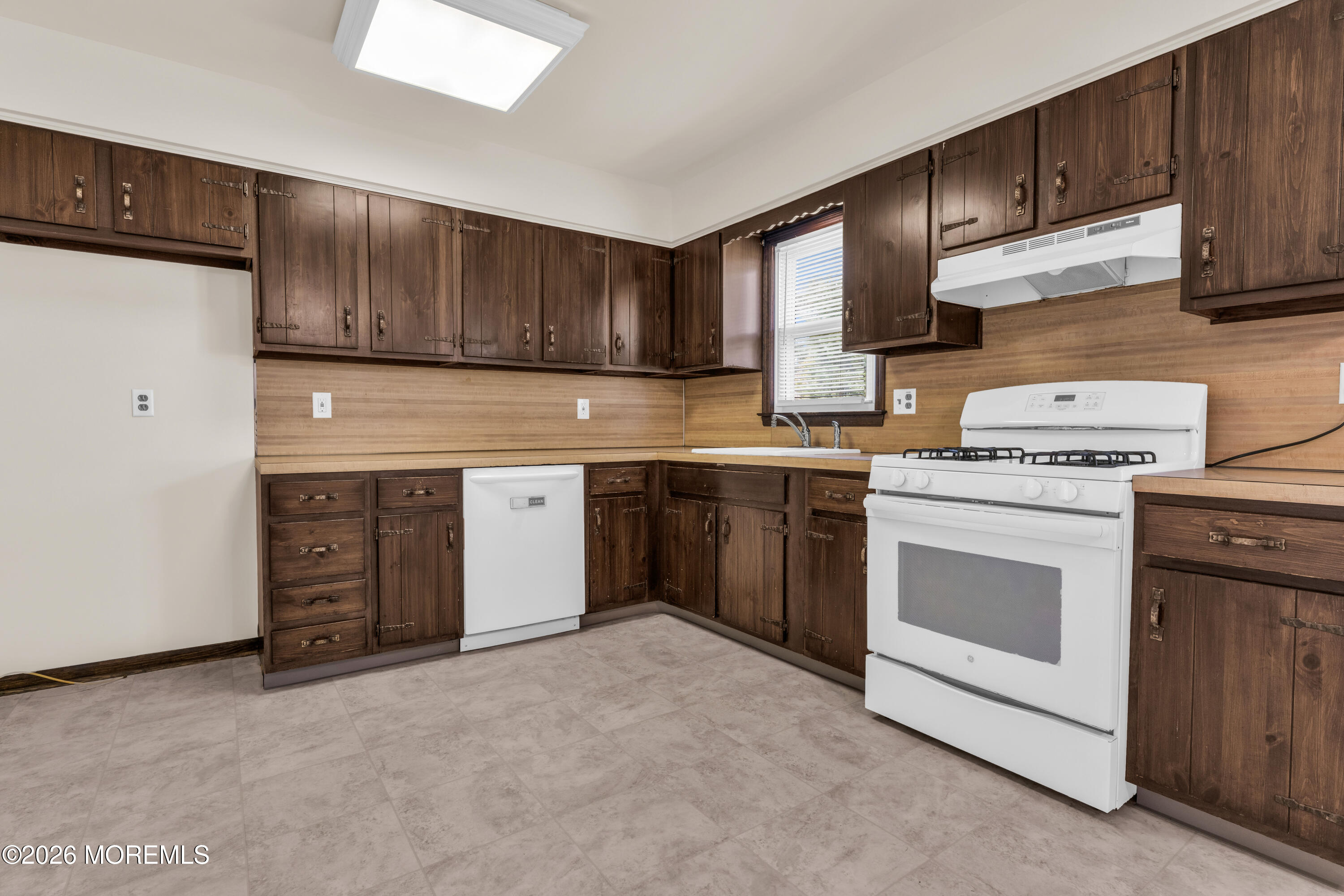 1118 Longboat Avenue Beachwood NJ 08722