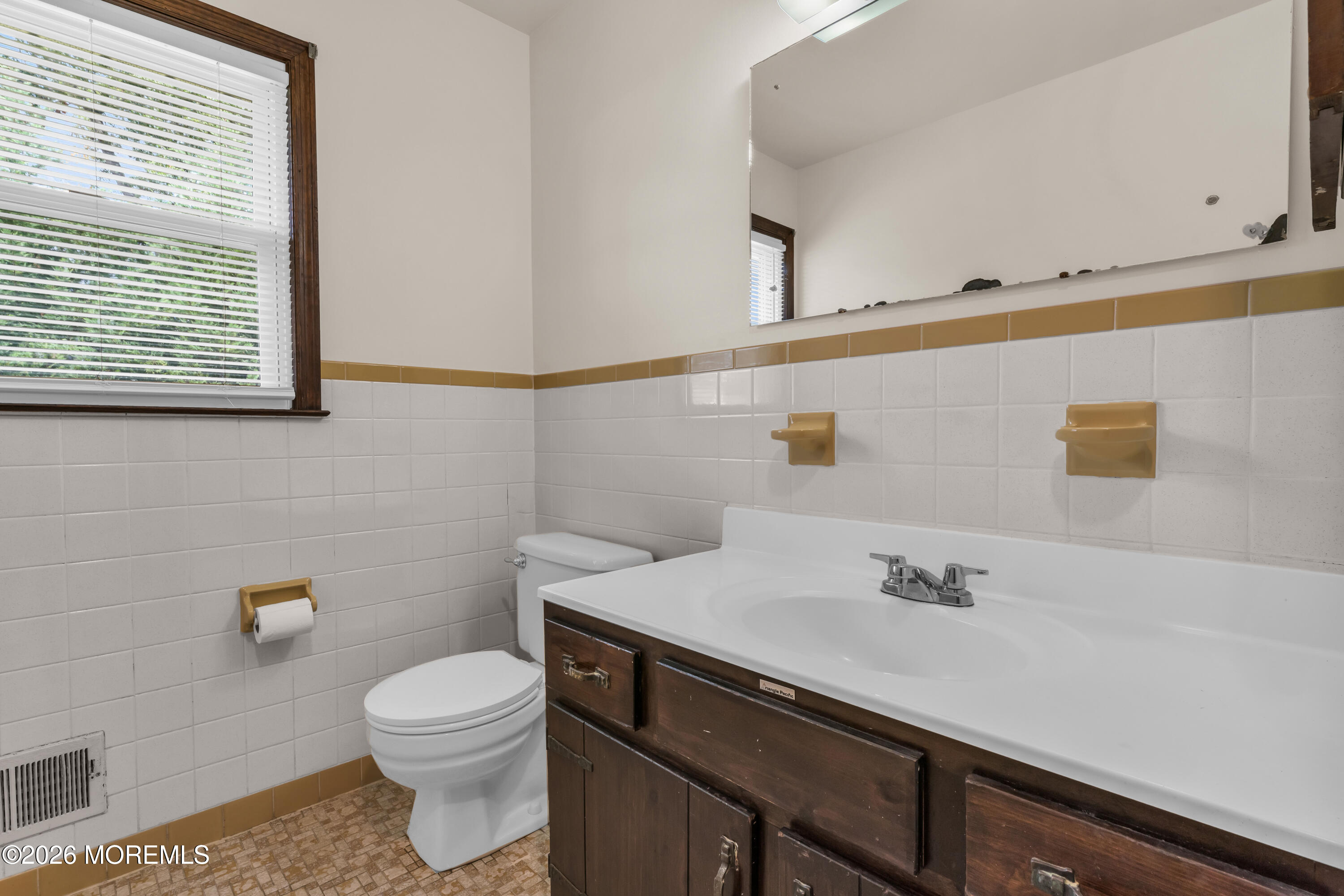 1118 Longboat Avenue Beachwood NJ 08722