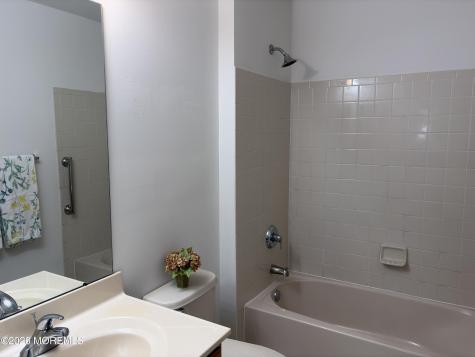 35 Meadows Lane Whiting NJ 08759