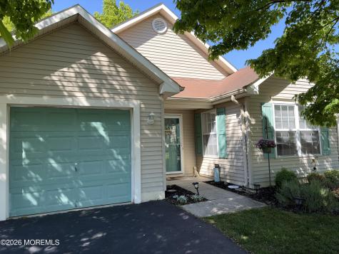 35 Meadows Lane Whiting NJ 08759