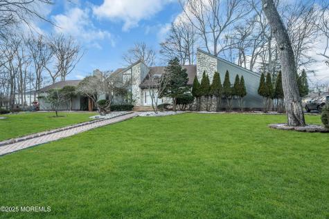 8 Ross Court Oakhurst NJ 07755