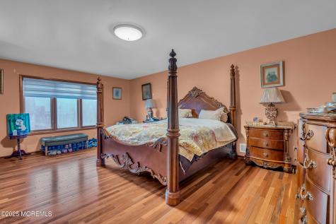 8 Ross Court Oakhurst NJ 07755