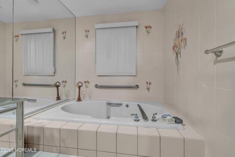 8 Ross Court Oakhurst NJ 07755