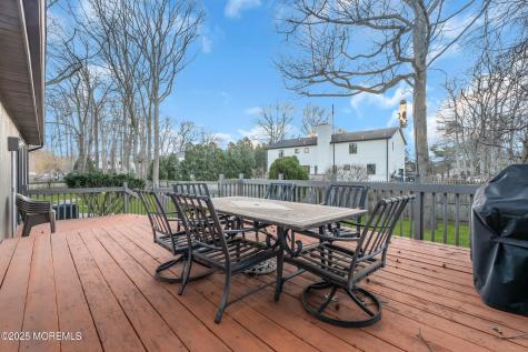 8 Ross Court Oakhurst NJ 07755