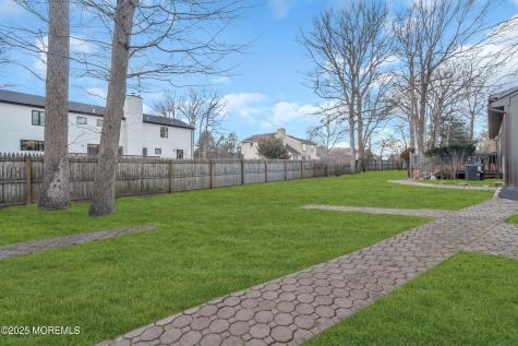 8 Ross Court Oakhurst NJ 07755