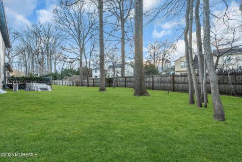 8 Ross Court Oakhurst NJ 07755