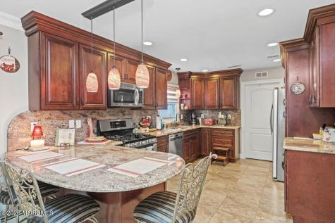 101 Oxford Lane Matawan NJ 07747