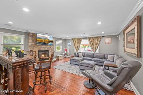 101 Oxford Lane Matawan NJ 07747