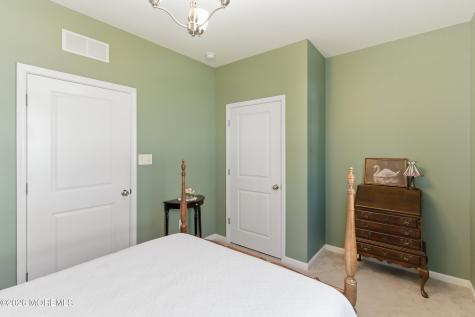 16 Raccoon Lane Barnegat NJ 08005