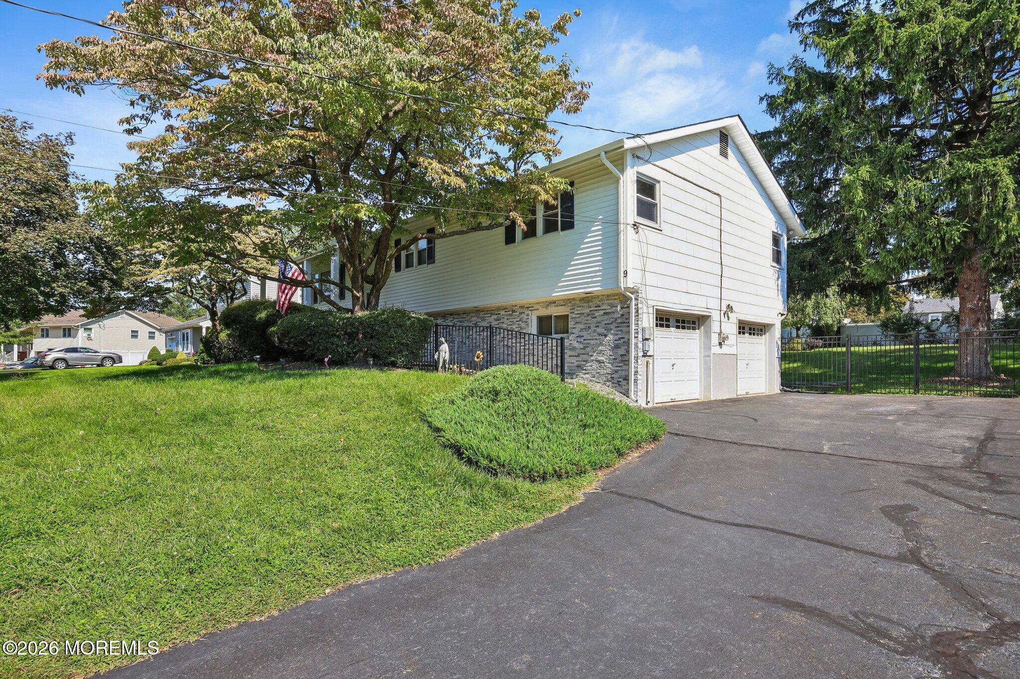 9 Heather Drive Manalapan NJ 07726