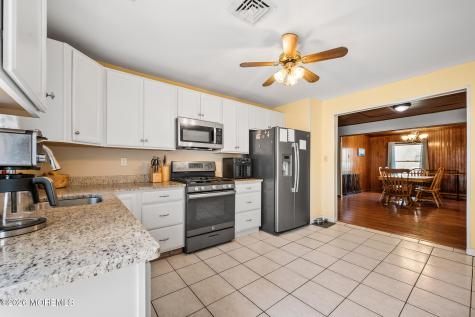 837 Huntington Avenue Pine Beach NJ 08741