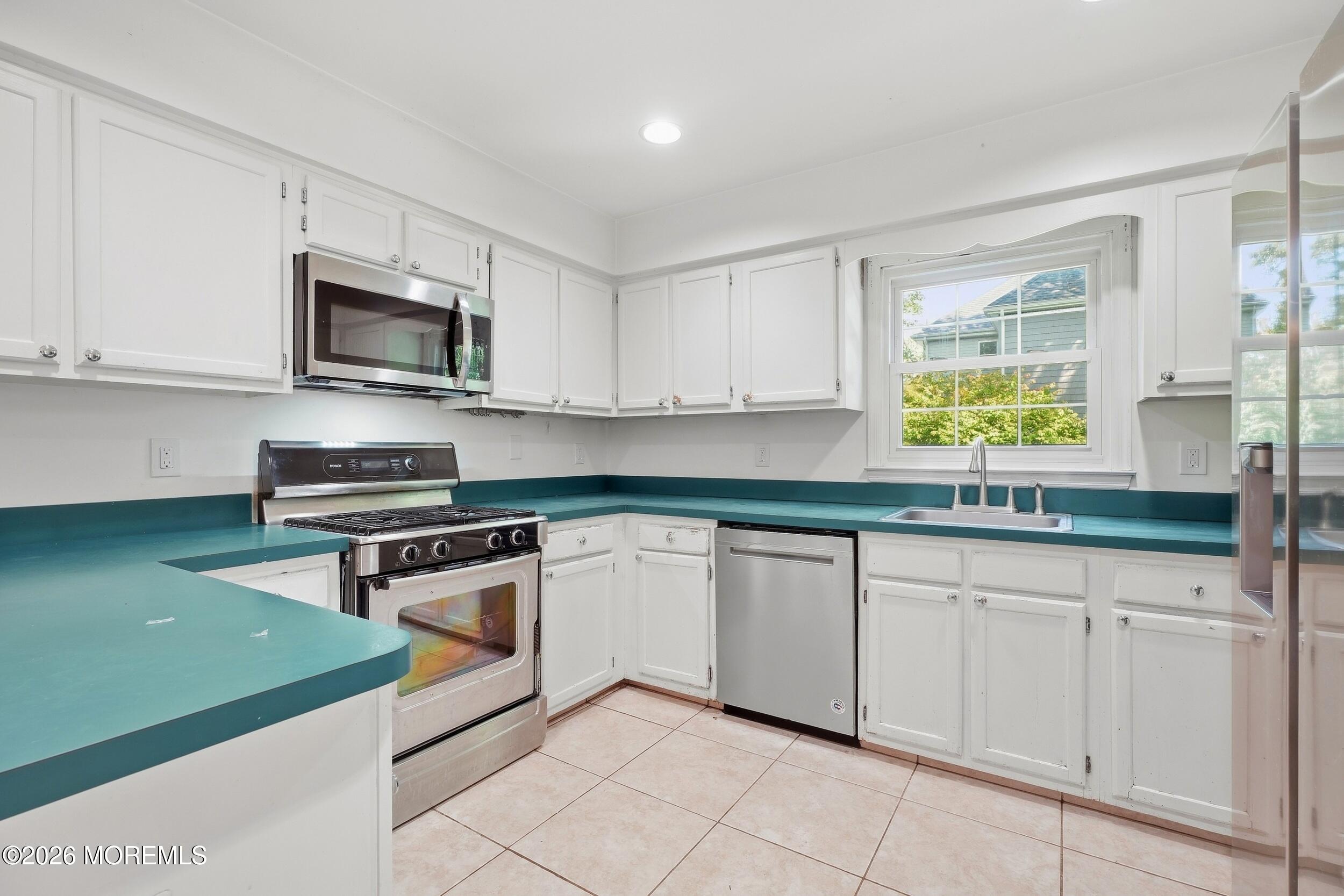 2 Oxford Lane Eatontown NJ 07724