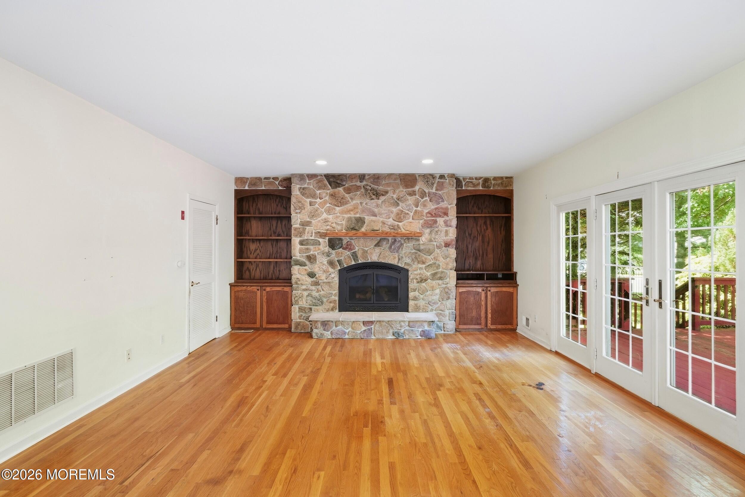 2 Oxford Lane Eatontown NJ 07724