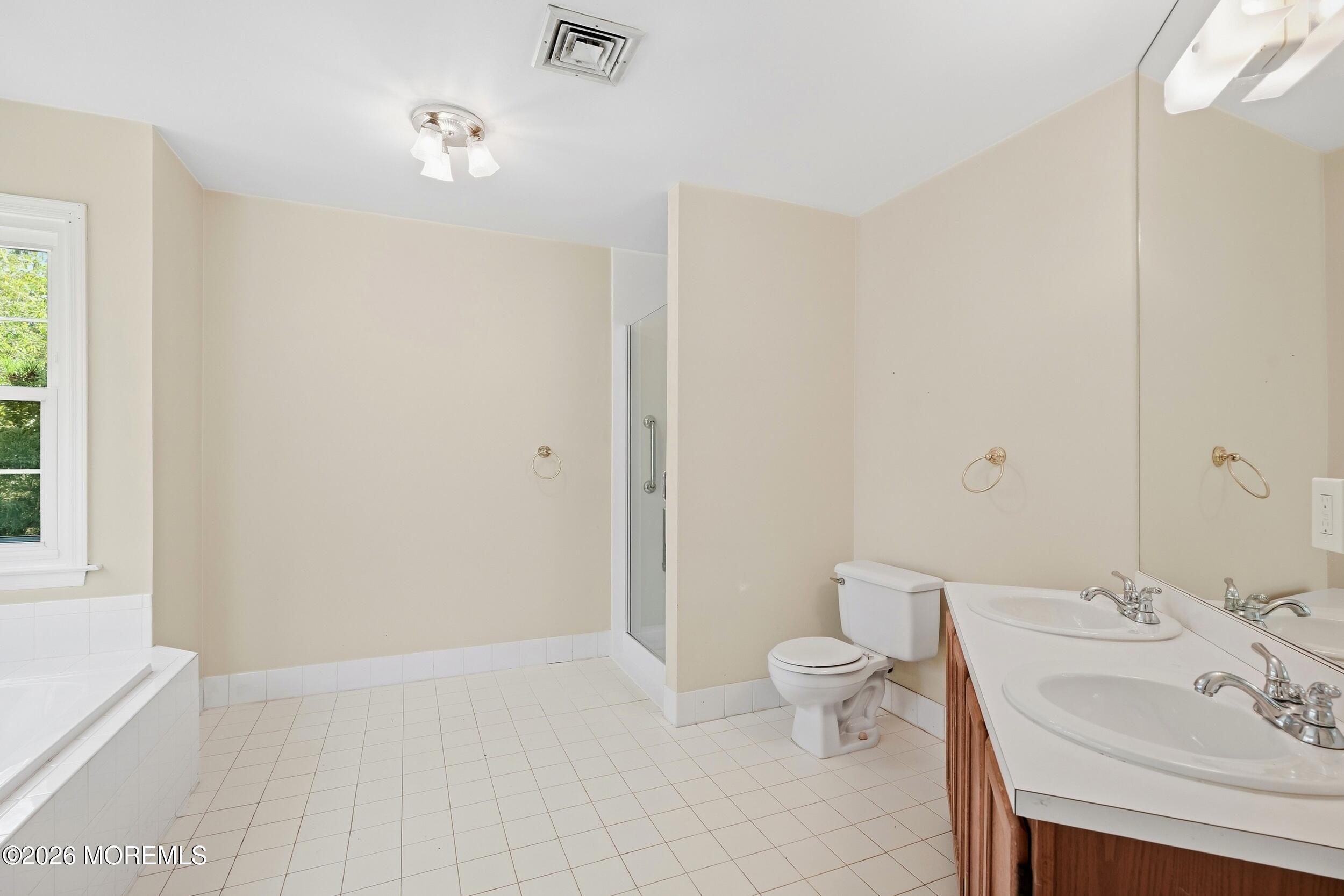 2 Oxford Lane Eatontown NJ 07724