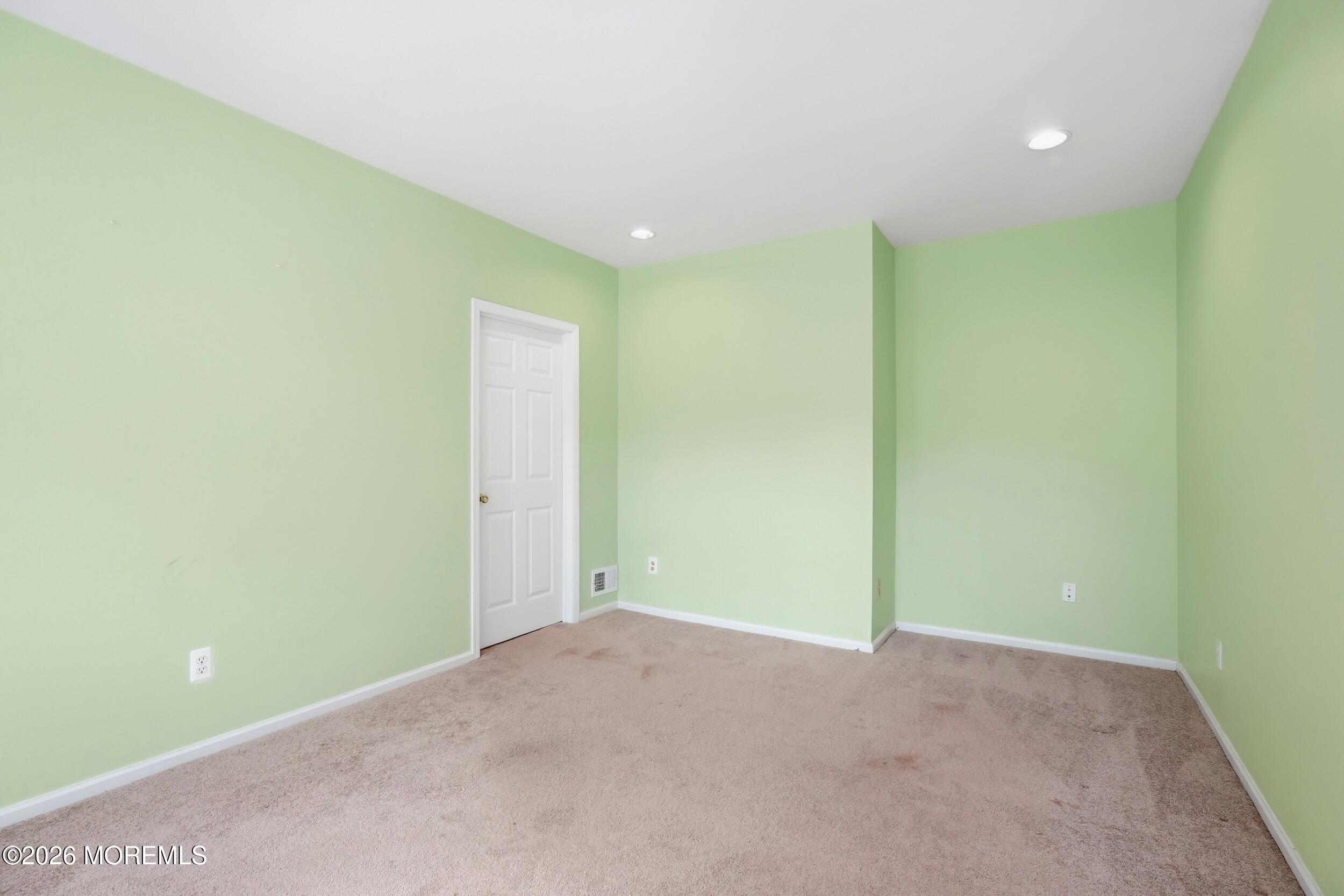 2 Oxford Lane Eatontown NJ 07724