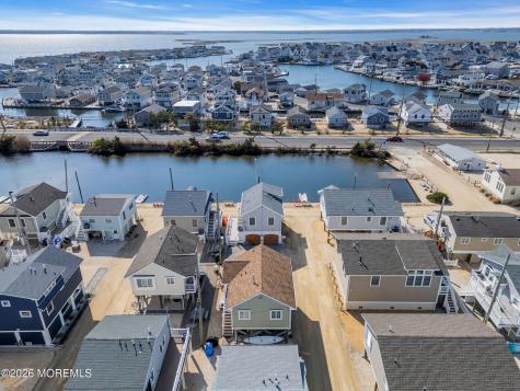 121 W Pelican Way Lavallette NJ 08735