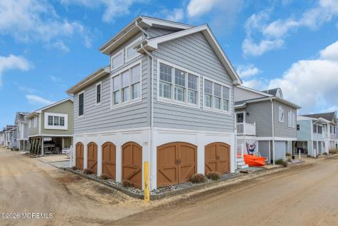 121 W Pelican Way Lavallette NJ 08735