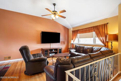87 Newbury Road Howell NJ 07731