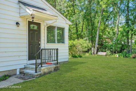 8 Michigan Avenue Whiting NJ 08759