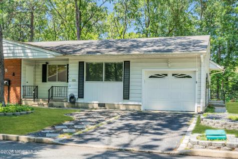 8 Michigan Avenue Whiting NJ 08759