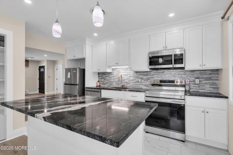 8 Michigan Avenue Whiting NJ 08759