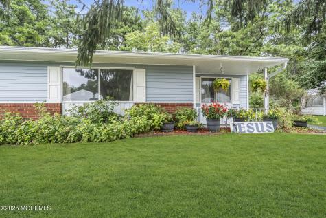 32 A Maine Avenue Whiting NJ 08759