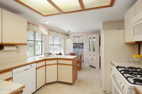 1031B Thornbury Lane Manchester NJ 08759