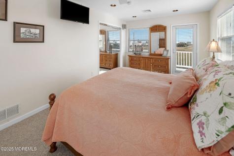 1255 W Mallard Drive Manahawkin NJ 08050