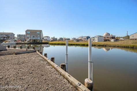 1255 W Mallard Drive Manahawkin NJ 08050