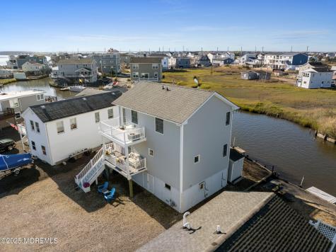 1255 W Mallard Drive Manahawkin NJ 08050