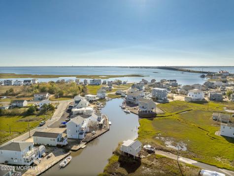 1255 W Mallard Drive Manahawkin NJ 08050