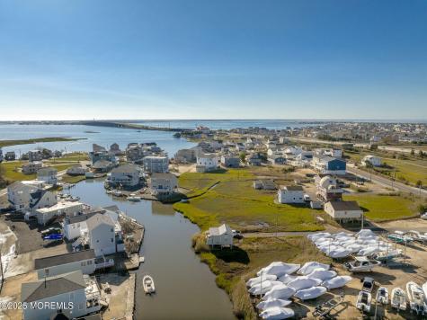1255 W Mallard Drive Manahawkin NJ 08050